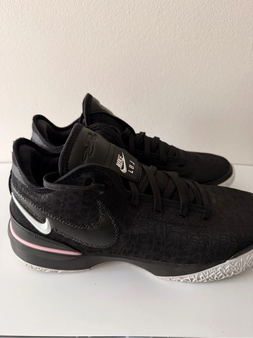 Nike Zoom Lebron NXXT Gen Black White Medium Soft Pink Mens Size 11 - Picture 4 of 7